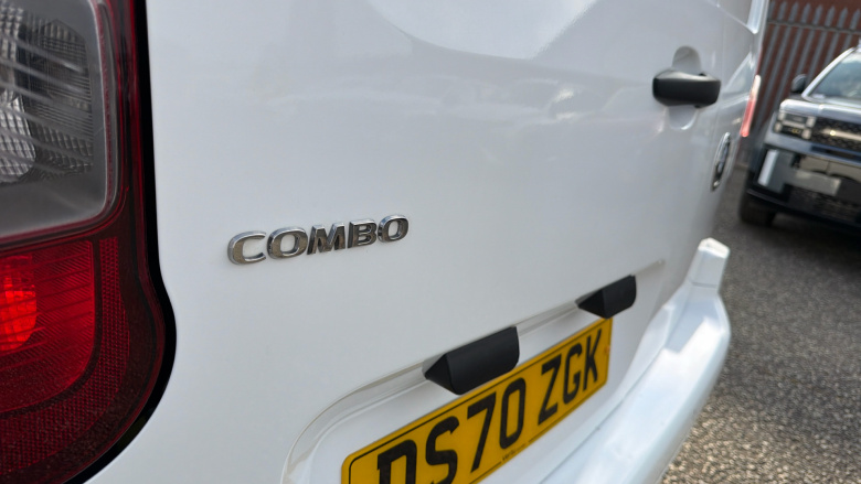 Vauxhall Combo Cargo Combo L1 Diesel 2300 1.5 Turbo D 100ps H1 Sportive Van